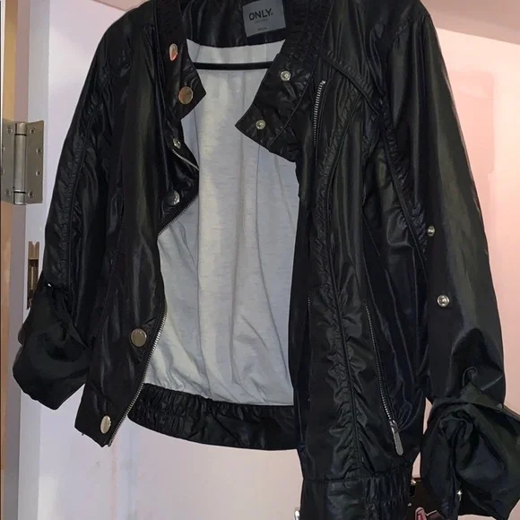 Polyester Only jacket​ - Picture 5 of 5